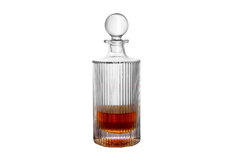 QUEENSTONE LEAD FREE Whiskey Decanter and Glass Stopper 27 oz Square Decanter for Whiskey, Bourbon, Brandy, Liquor, and Rum  - Image 2