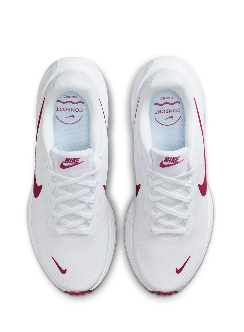 Nike Revolution 8