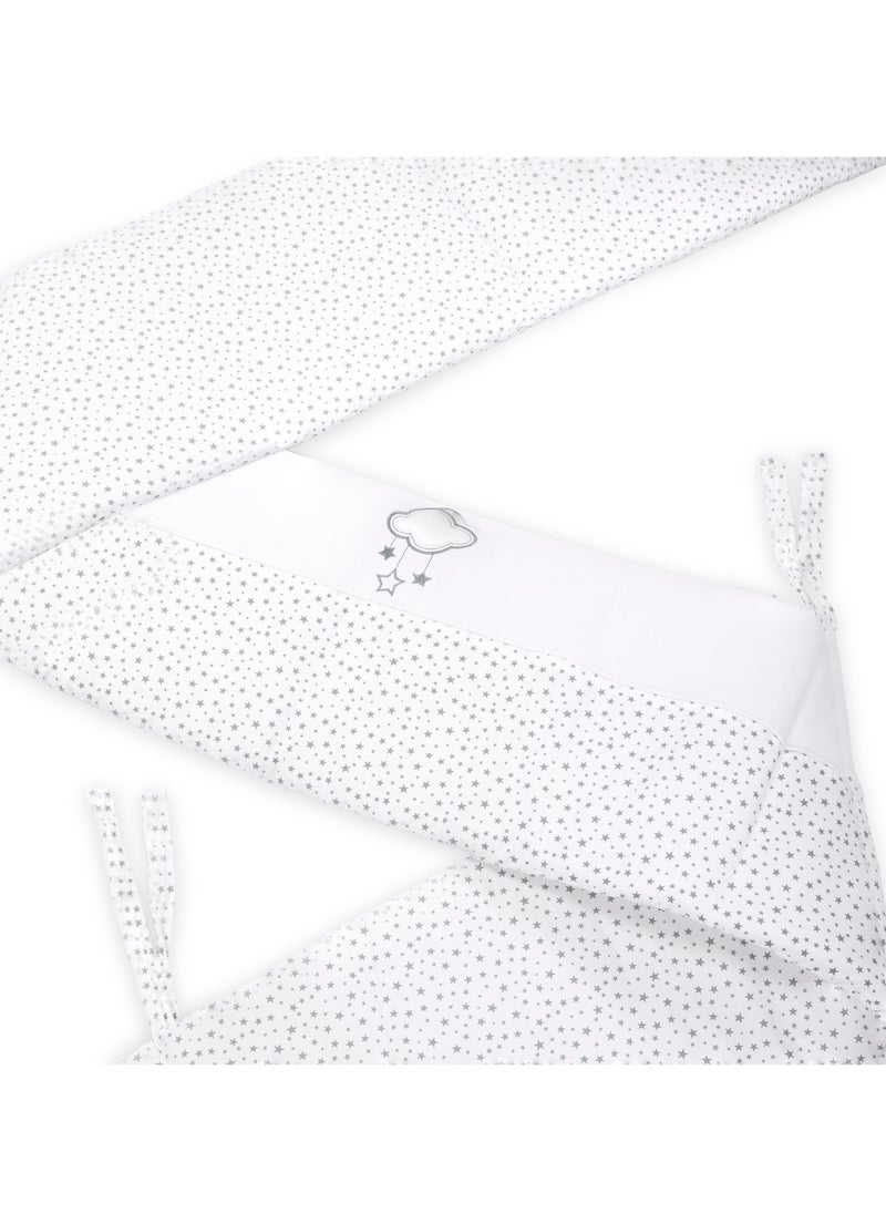 NINI Nini Baby 4-Piece Crib Bedding Set, Sweet Dreams Star Print, 100% Cotton, Includes Fitted Sheet, Comforter, Pillow, Cushioned Reversible Cot Bumper, Fits Cots/Cribs Up to 70x140 cm  - Image 5