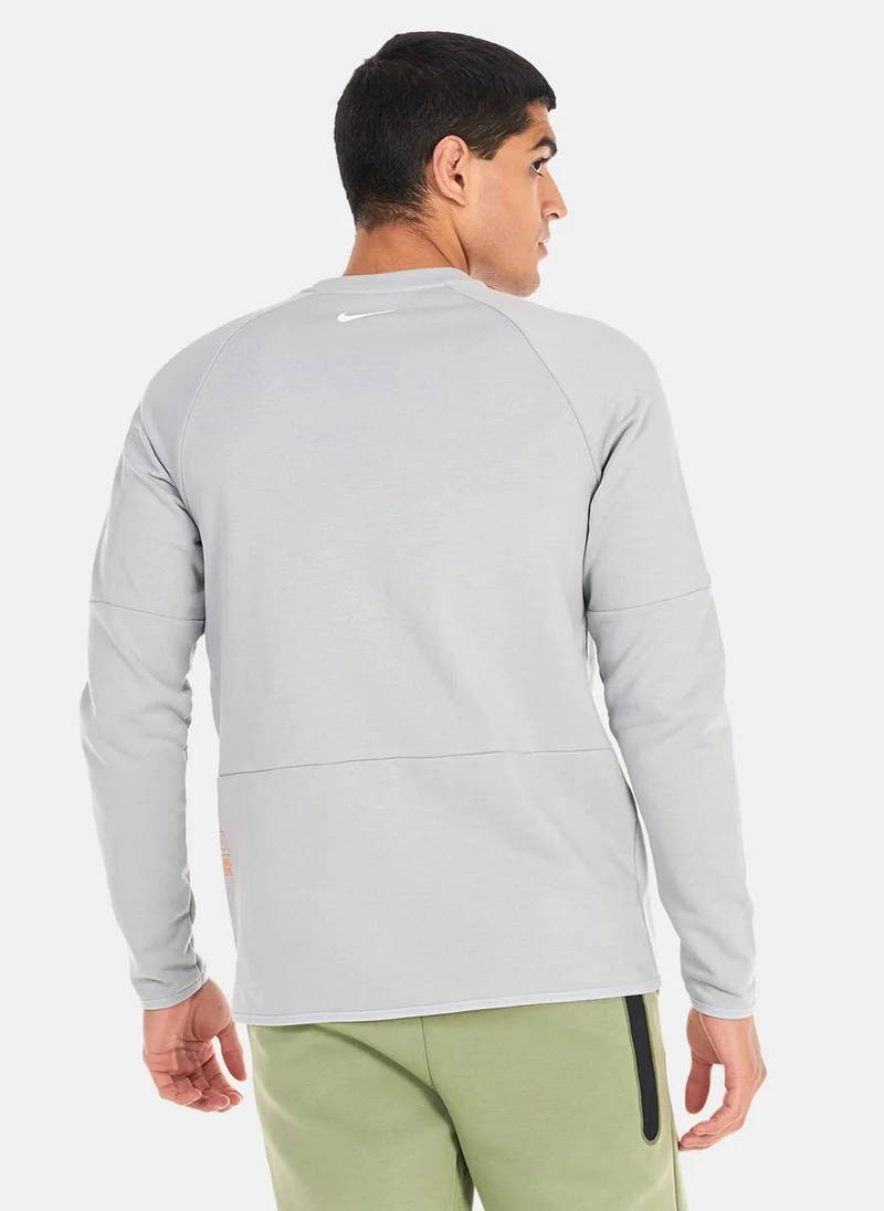 Nike Men's Dri-FIT Long-Sleeve Fitness Top