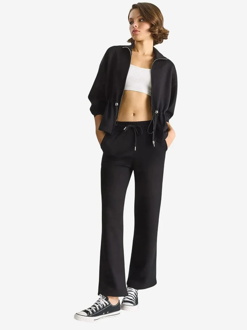 بيانكو لوتشي طقم نسائي جاكيت بأكمام طويلة وبنطلون واسع من لوتشي