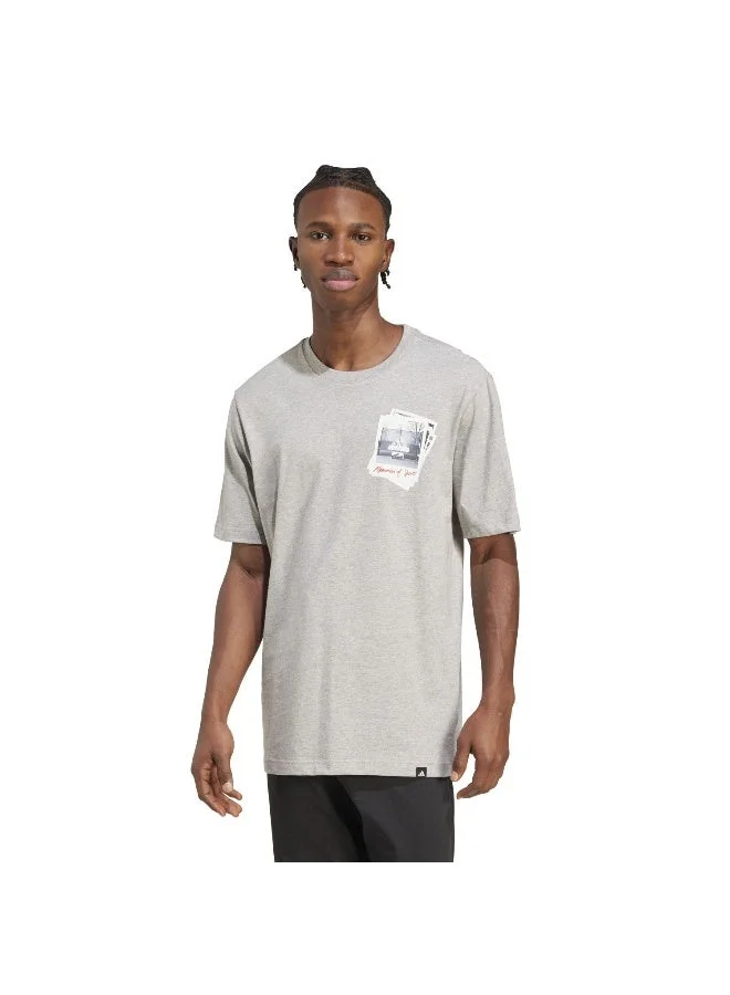 اديداس تي شيرت رجالي بأكمام قصيرة مطبوع عليه    رمادي