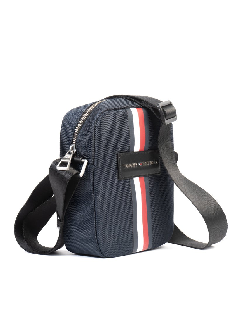 Tommy Hilfiger Plus "Stylish Tommy Hilfiger Blue Crossbody Bag: The Perfect Accessory for Every Occasion! Featuring an Adjustable Strap, Iconic Logo Design, and Ample Storage, It's Ideal for Daily Use and Trendy Outings!"  - Image 2
