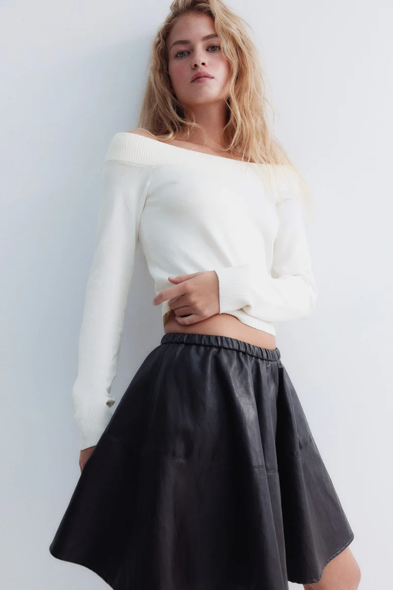 اتش اند ام بلوزة بأكتاف مكشوفة