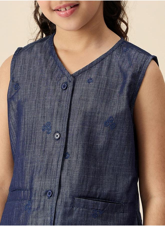 Stylo Bug Embroidery V-Neck Sleeveless Top and Pants Set by Styli  - Image 5