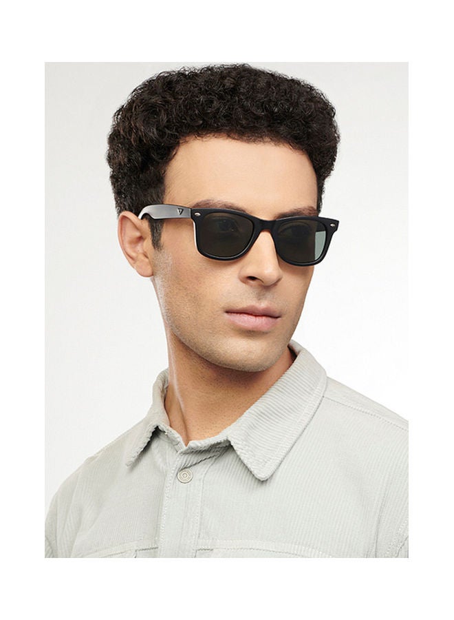 VINCENT CHASE Unisex VINCENT CHASE By Lenskart | Unisex Polarized Wayfarer Sunglasses - VC 5147/P - Lens Size: 50Mm - Image 3