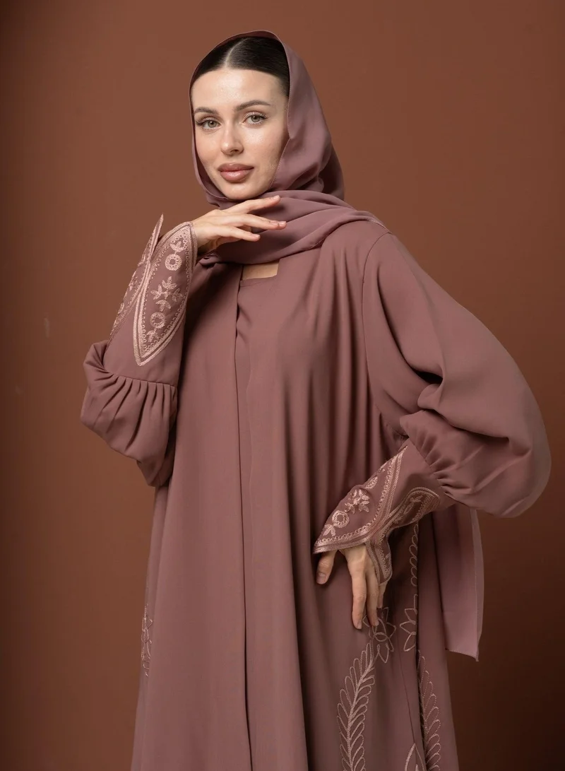 ميم باي ماريا عباية مفتوحة من الأمام