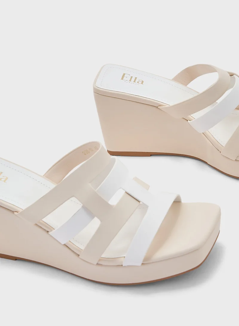 ايلا Strappy Wedge Sandal
