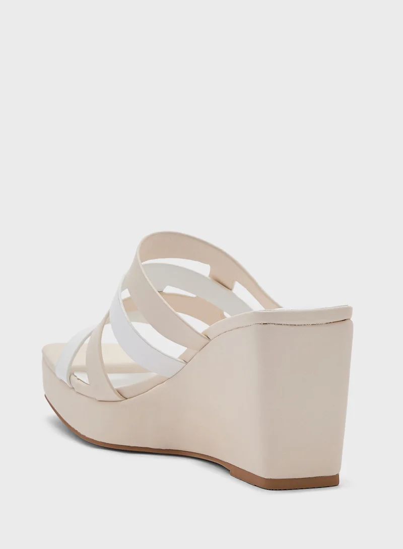 ايلا Strappy Wedge Sandal