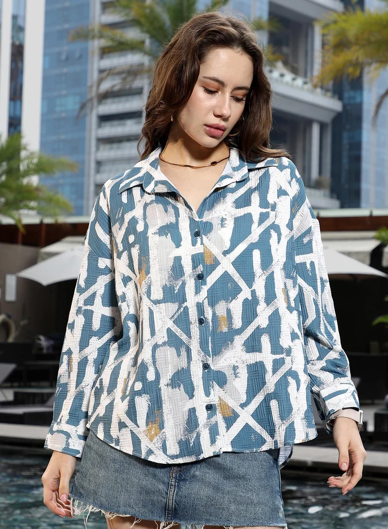 بينيا كولادا قميص نسائي واسع بطبعة جرافيتي سماوي من بيناكولادا