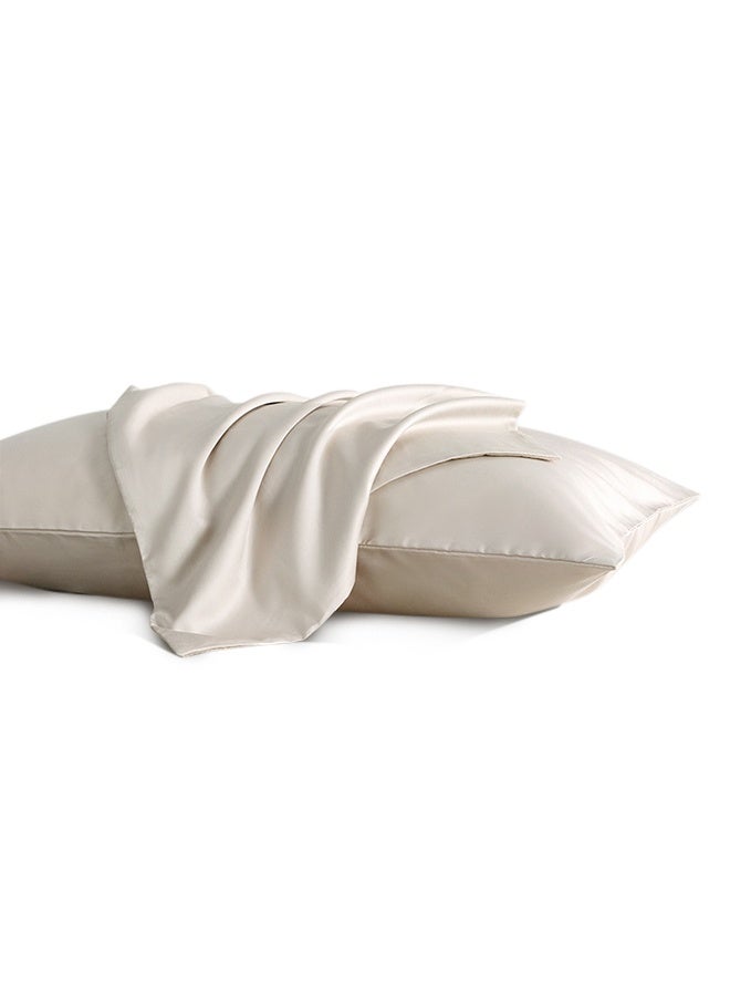 A pair of 100-thread-count pure cotton pillowcases, 48 x 74 cm - Image 1