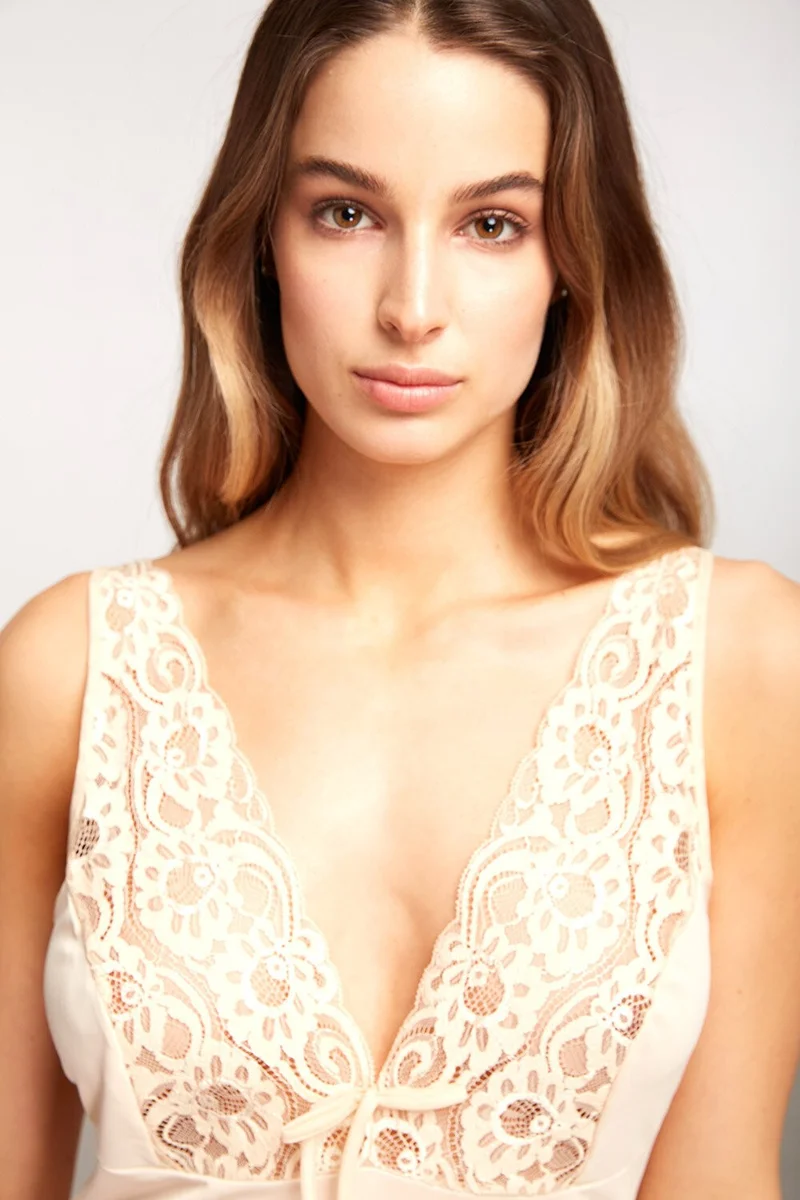 KOM Eva-Emy . Skin