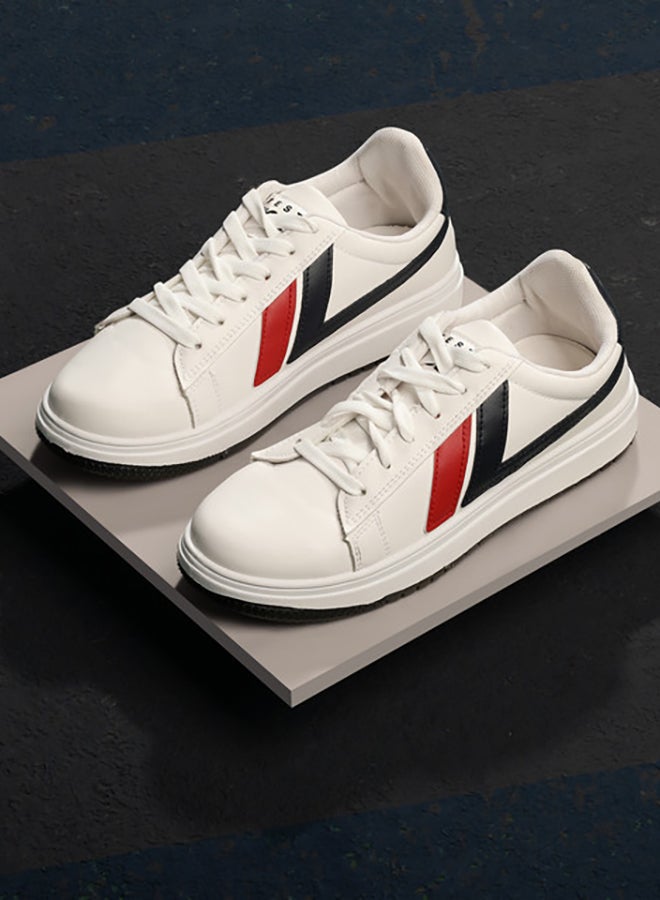 سنيكر من الجلد مريح شيك وعلي الموضة من تيستا تورو