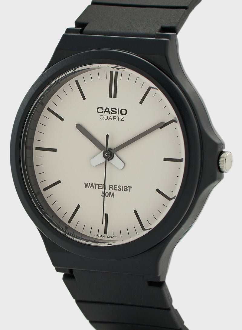 كاسيو ساعة يد بعقارب وسوار من السيليكون - Image 2