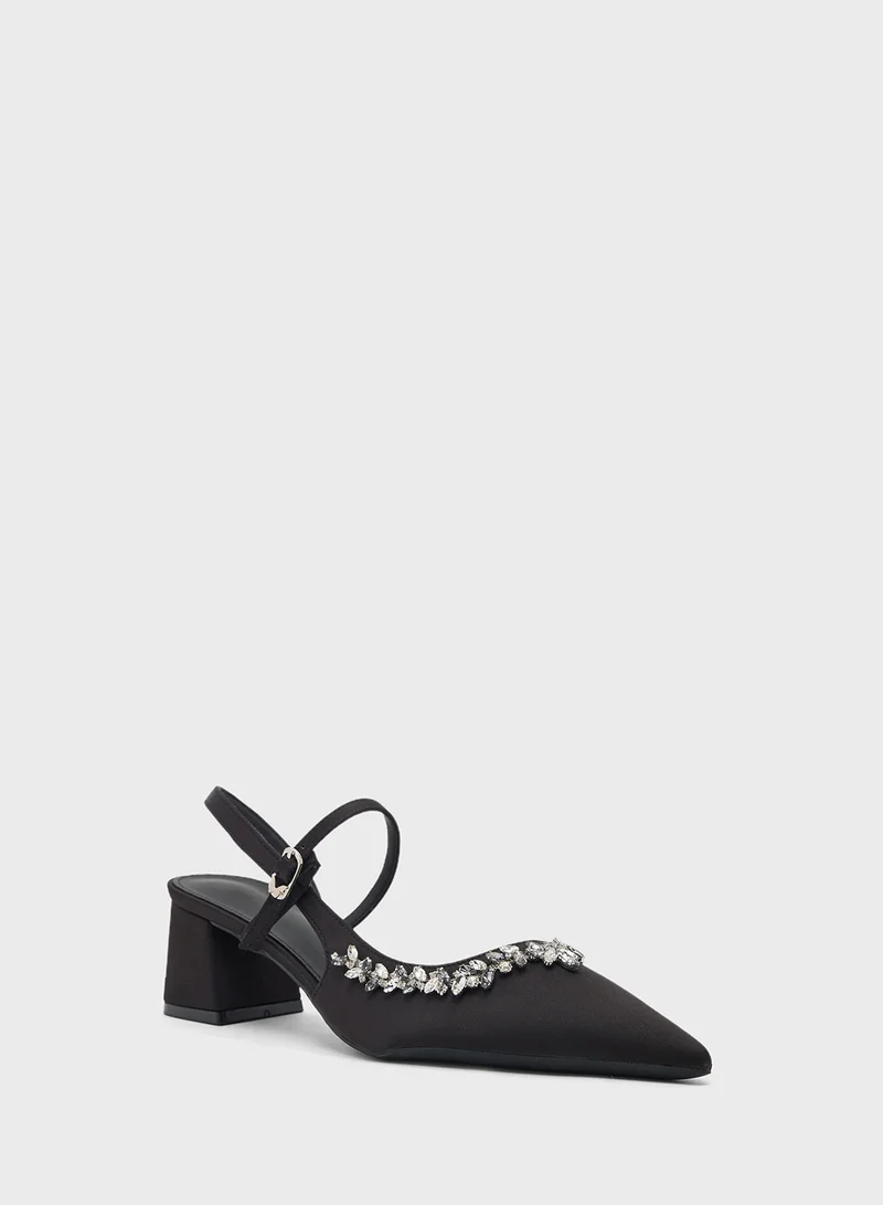 خزانة Mid Heel Embellished Pump