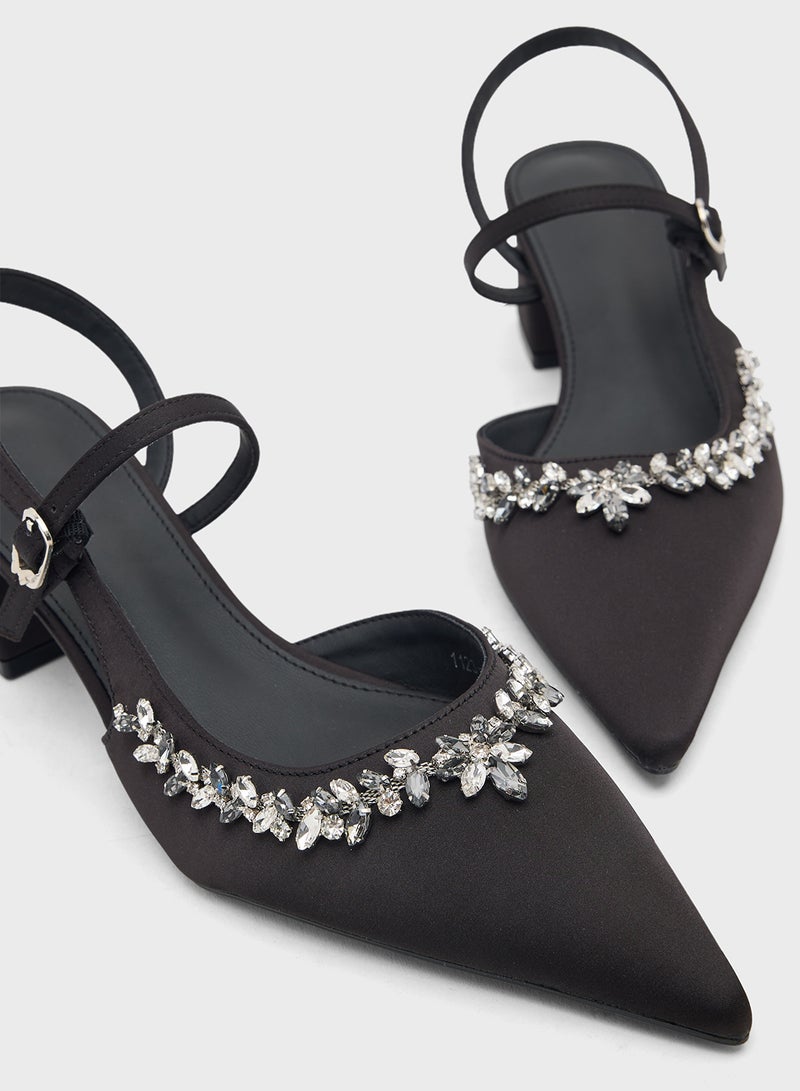 خزانة حذاء بكعب متوسط مزين - Image 4