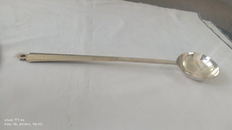 Alluring Homz Traditional Handcrafted Brass Utensil Ladle | Brass Cookware | Serving Spoon I Pure Brass Ladle, Cooking and Serving Spoon. Heavy Gauge (Golchi) (15 inch) [Weight: 225gms] (1 Piece) - Image 4