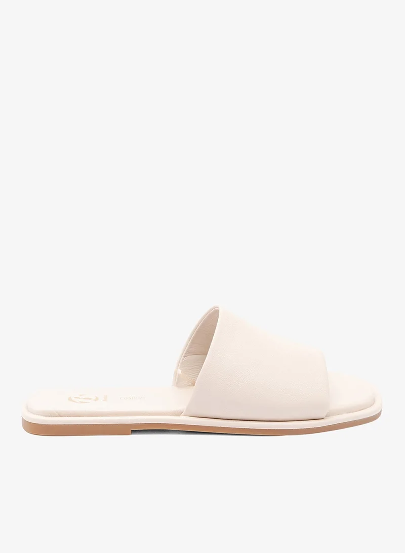 باتا صنادل سلايد مسطحة بسيطة