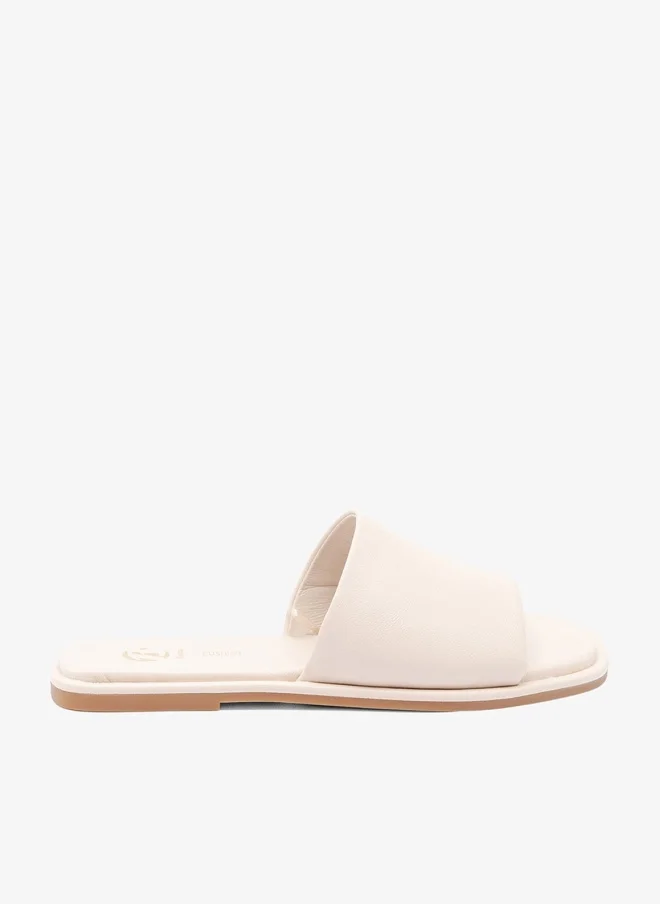 باتا صنادل سلايد مسطحة بسيطة