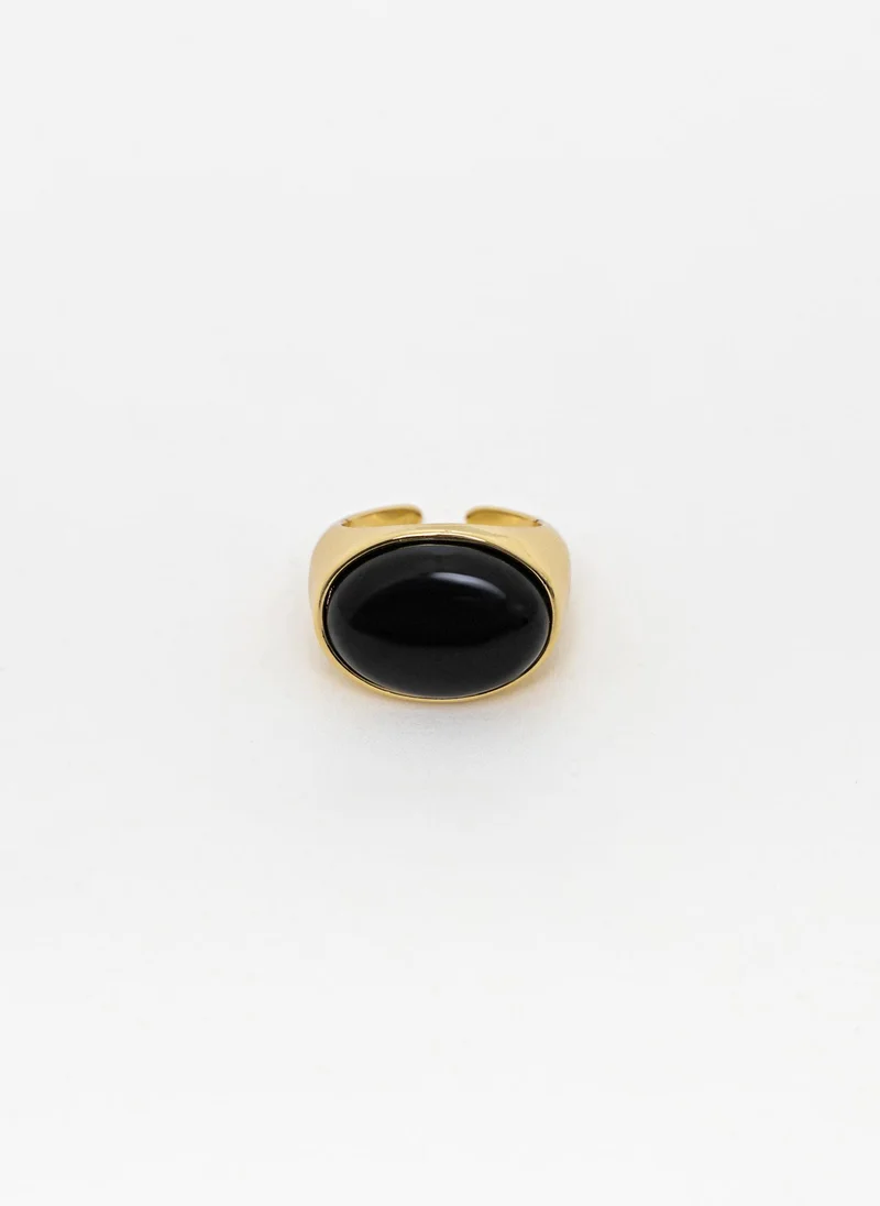 Lichi Ring with a large oval stone
