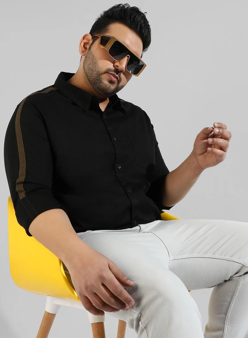 انستافاب بلس قميص رجالي كاجوال أسود سادة بقصة عادية