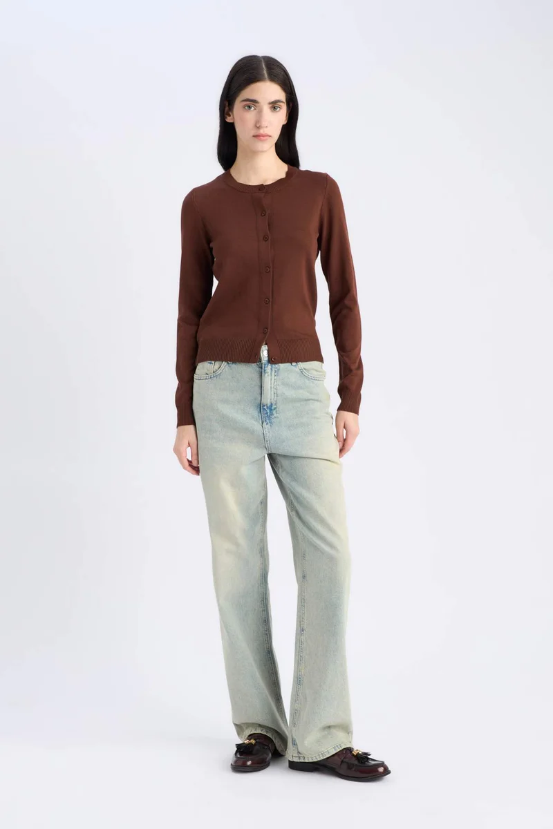 ديفاكتو Regular Fit Crew Neck Basic Knit Cardigan
