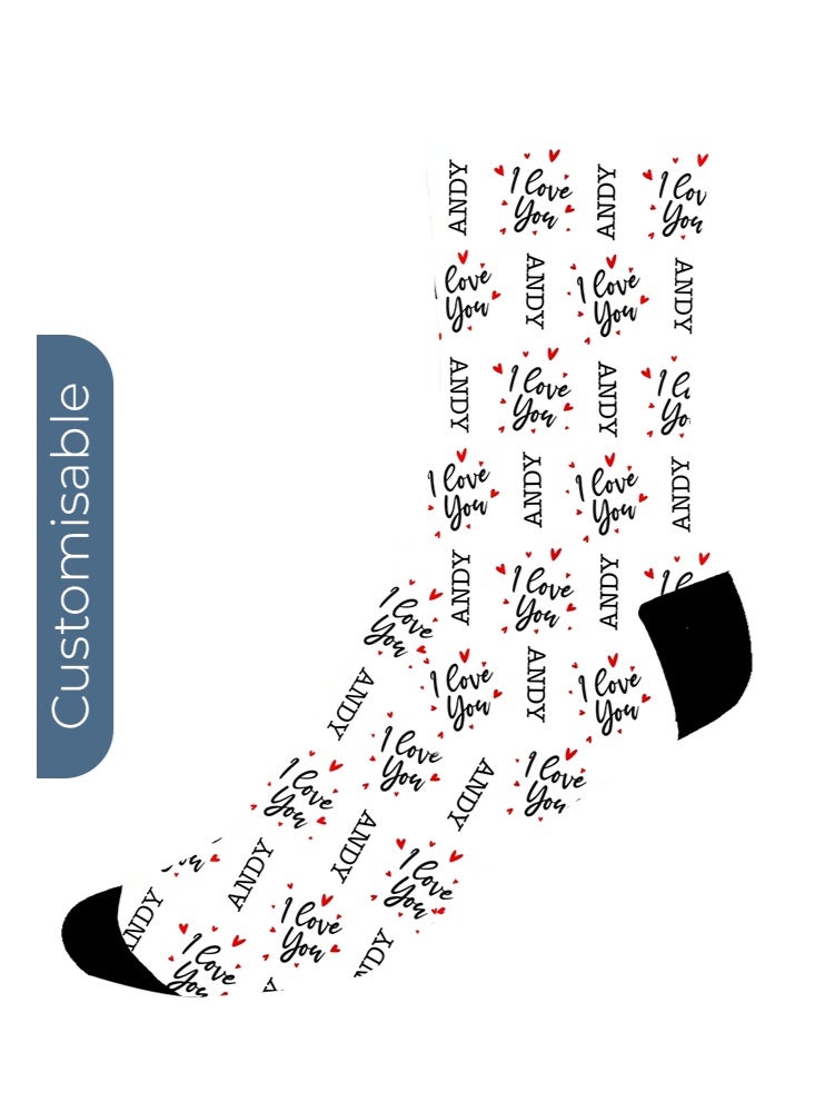 شير ذا لوف  جوارب بيضاء مخصصة باسمك – تصميم الحب والعناق والقلوب - Image 2