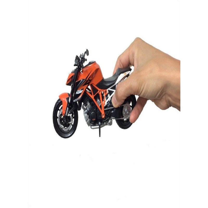 KTM 57653 Superduke Motorcycle - Image 5