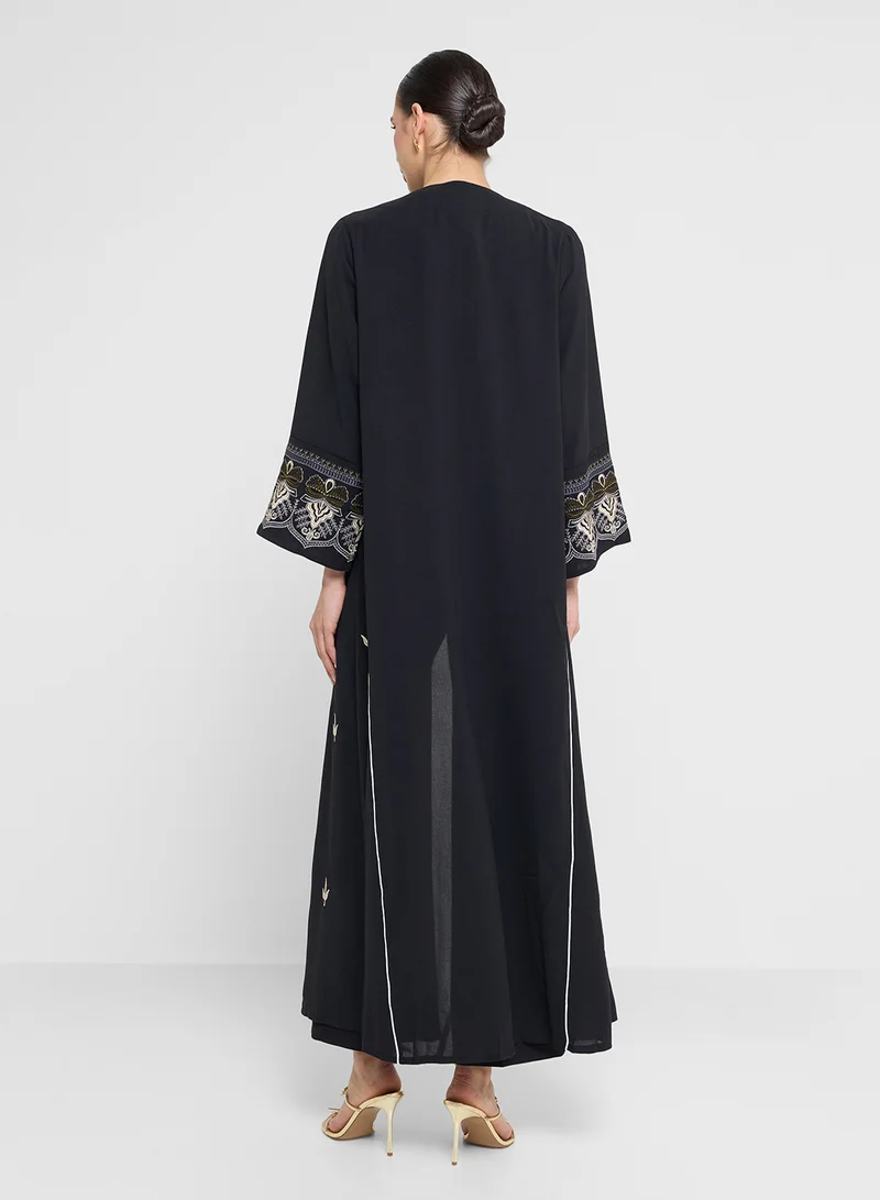 Khizana Abaya With Printed Sleeve