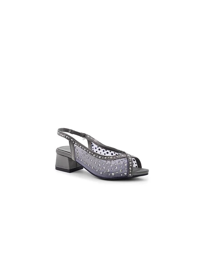 أيقون Girls' sandal adorned with sparkling crystal accents.