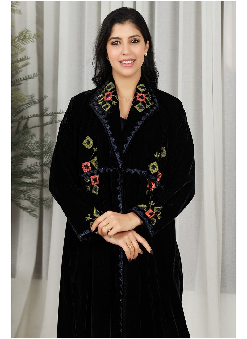 Black abaya with embroidery on the collar and sleeves - pzsku/Z262A36FD0216C7D88EA2Z/45/_/1707917125/359eb5d1-9b68-401f-82af-61f4d6896f7f