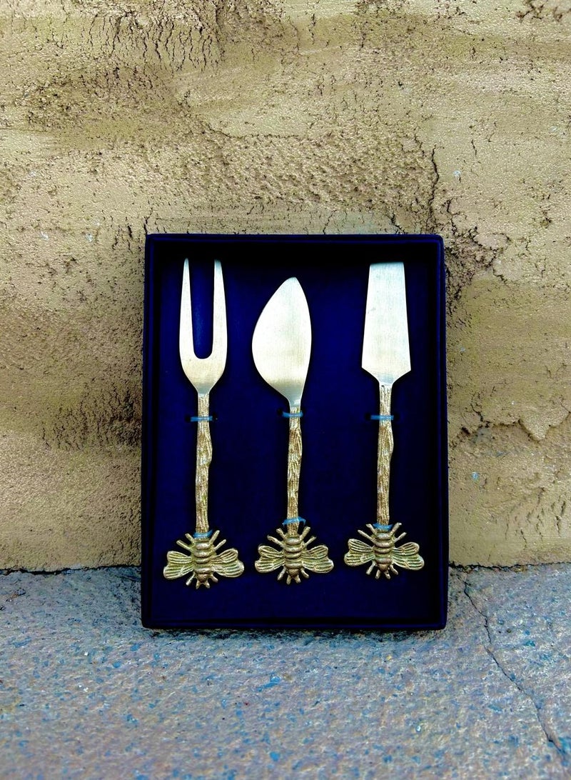 Tohfa Luxe Bee Cheese Knife Set – 3 Handcrafted Natural Brass Knives, 15 cm Each, Artisan Bee-Inspired Design, Gift-Ready Box, Elegant Cheese Board Accessory - Image 2