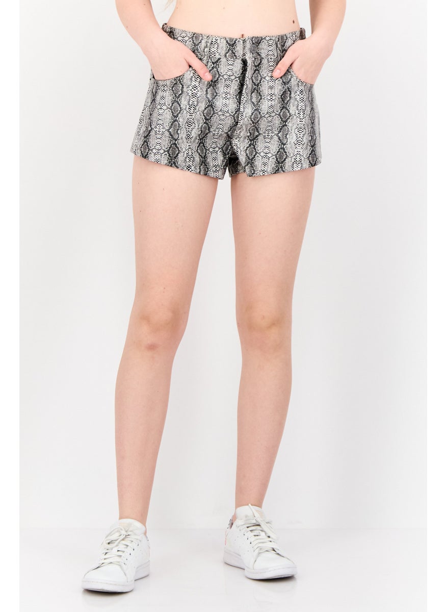Pimkie Women Snakeskin Basic Short, Multicolor  - Image 1