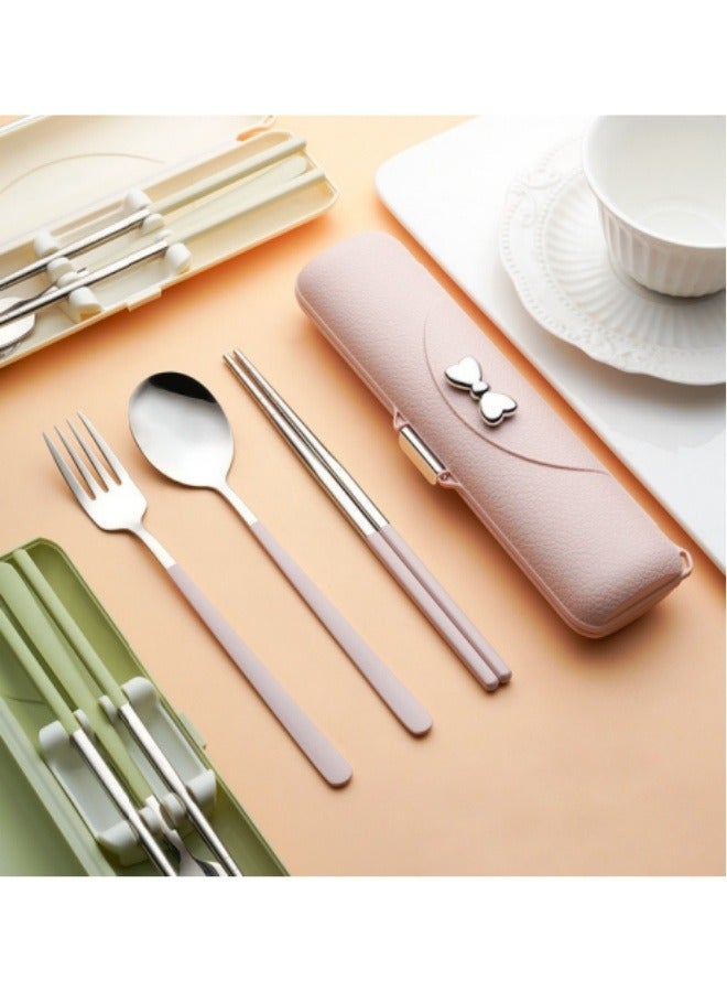 مجموعة أدوات مائدة محمولة من الفولاذ المقاوم للصدأ 304، طقم ملاعق وشوك وعيدان طعام مع صندوق تخزين فيونكة باللون الوردي - Image 2