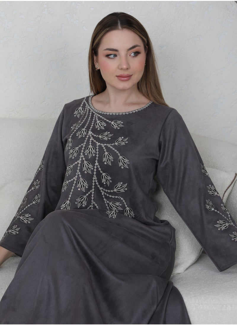 Bint Al Bilad Bint al Bilad Ready-to-Wear Winter Jalabiya - Elegant Makhmal Design | Comfortable Casual winter jalabiya for Daily Wear  - Image 4