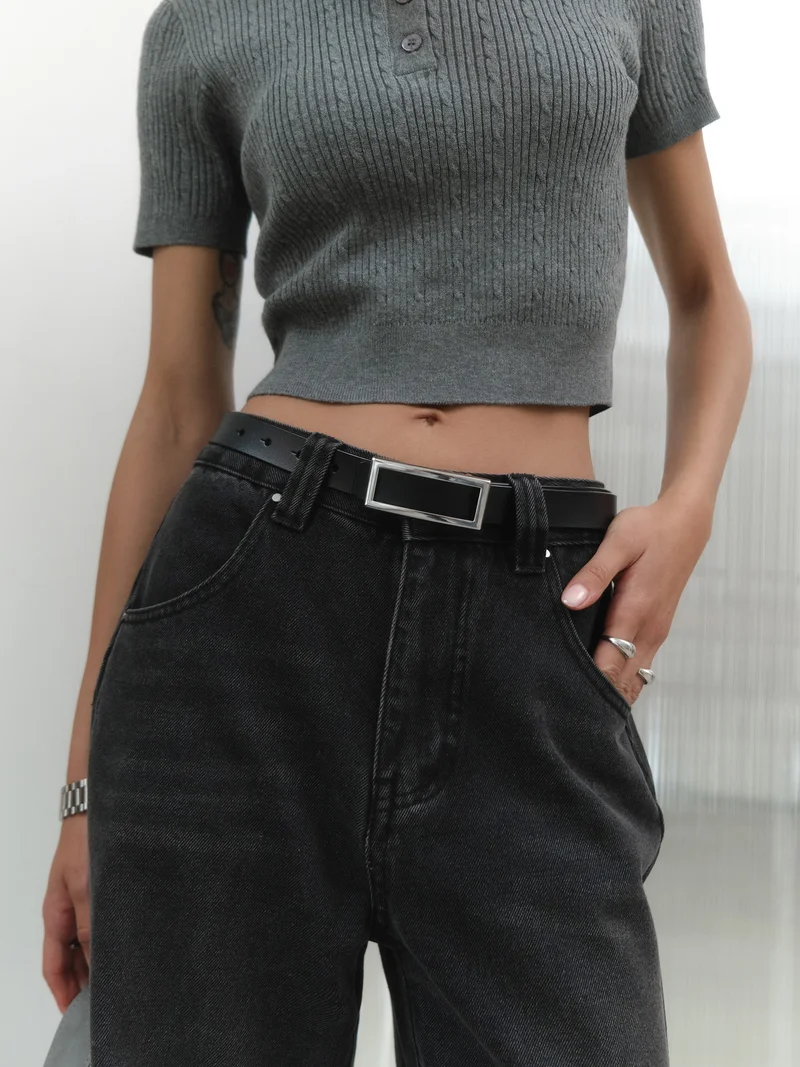 ليتشي Slim belt with a long rectangular buckle