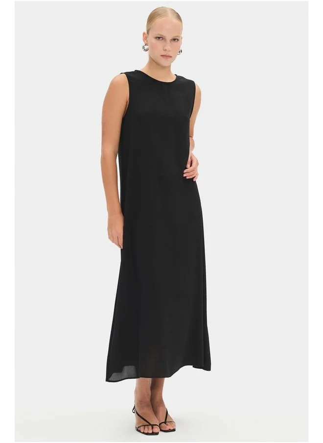 جون June Women Embroidered Detailed Abaya Black