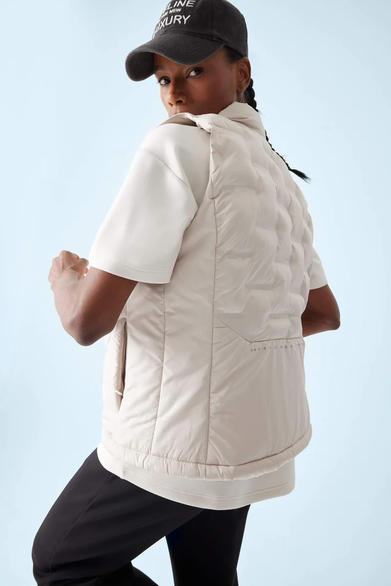 ديفاكتو DeFactoFit Stand Collar Zippered Waterproof Sports Puffer Vest