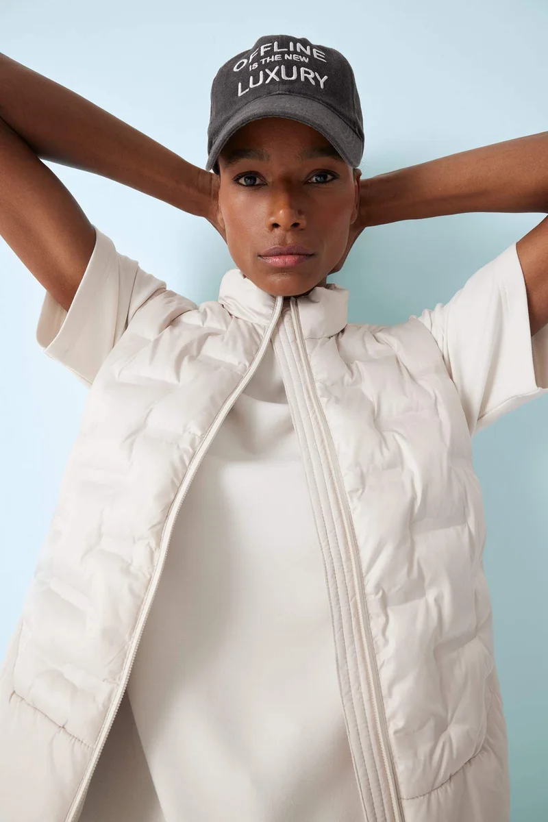 ديفاكتو DeFactoFit Stand Collar Zippered Waterproof Sports Puffer Vest