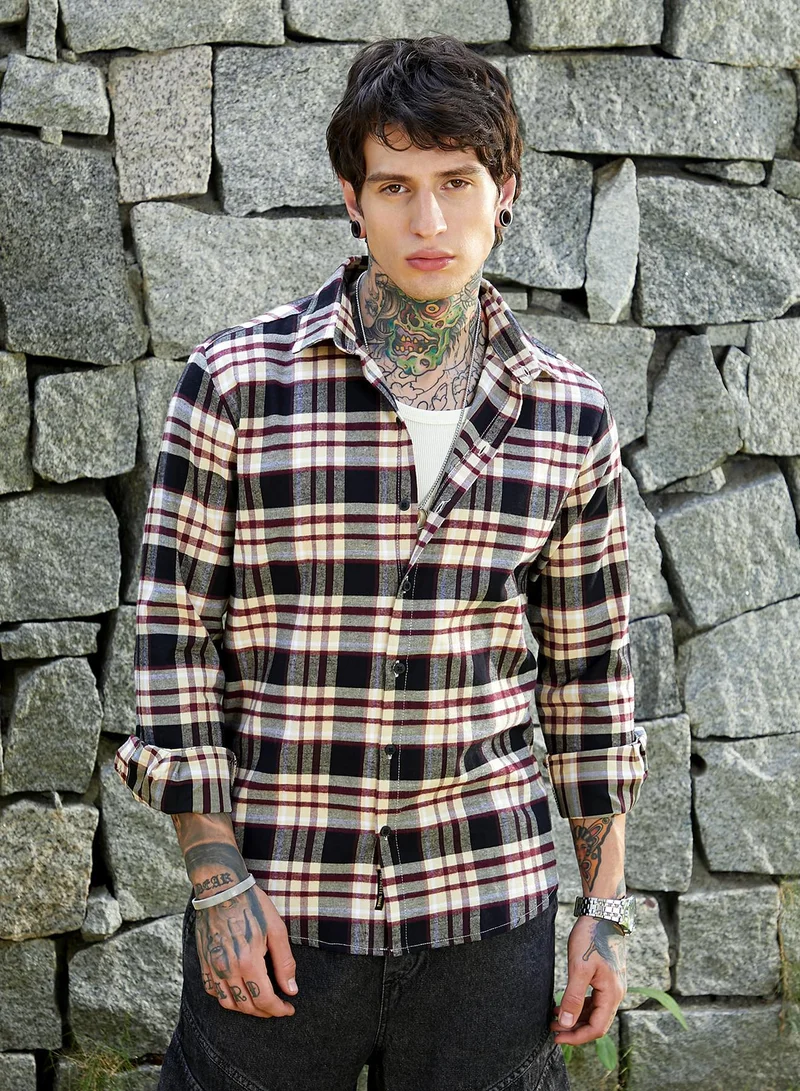 Campus Sutra Men's Midnight Black & Buff Beige Dark-Plaid Relaxed Shirt