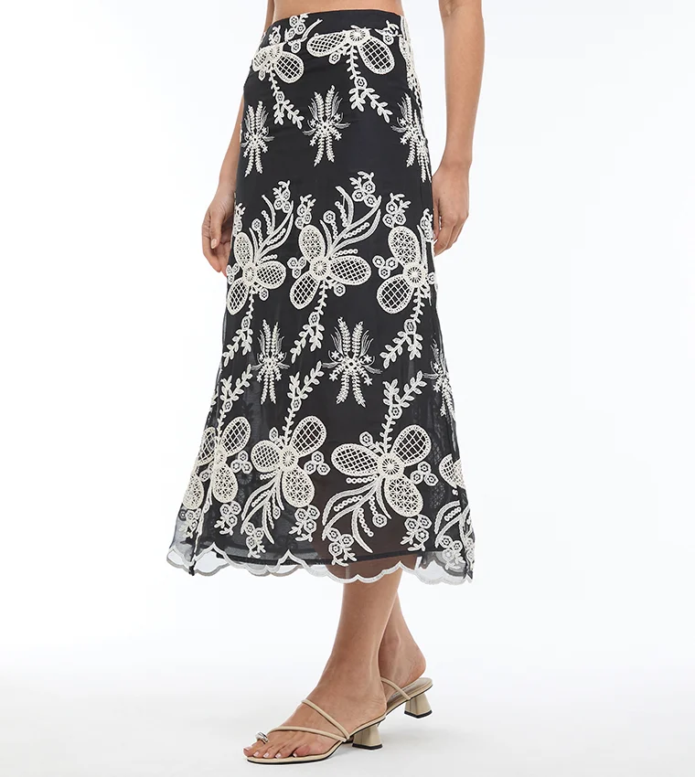 بي سي بي جي BCBG EMBROIDERED SKIRT