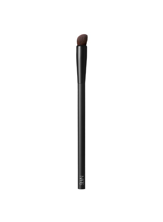 NARS Cosmetics NARS #24 High Pigment Eyeshadow Brush - Image 1