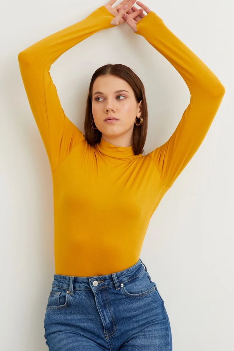 بيبانتولون BIPANTOLON Women's Slim Fit Half Turtleneck Bodysuit