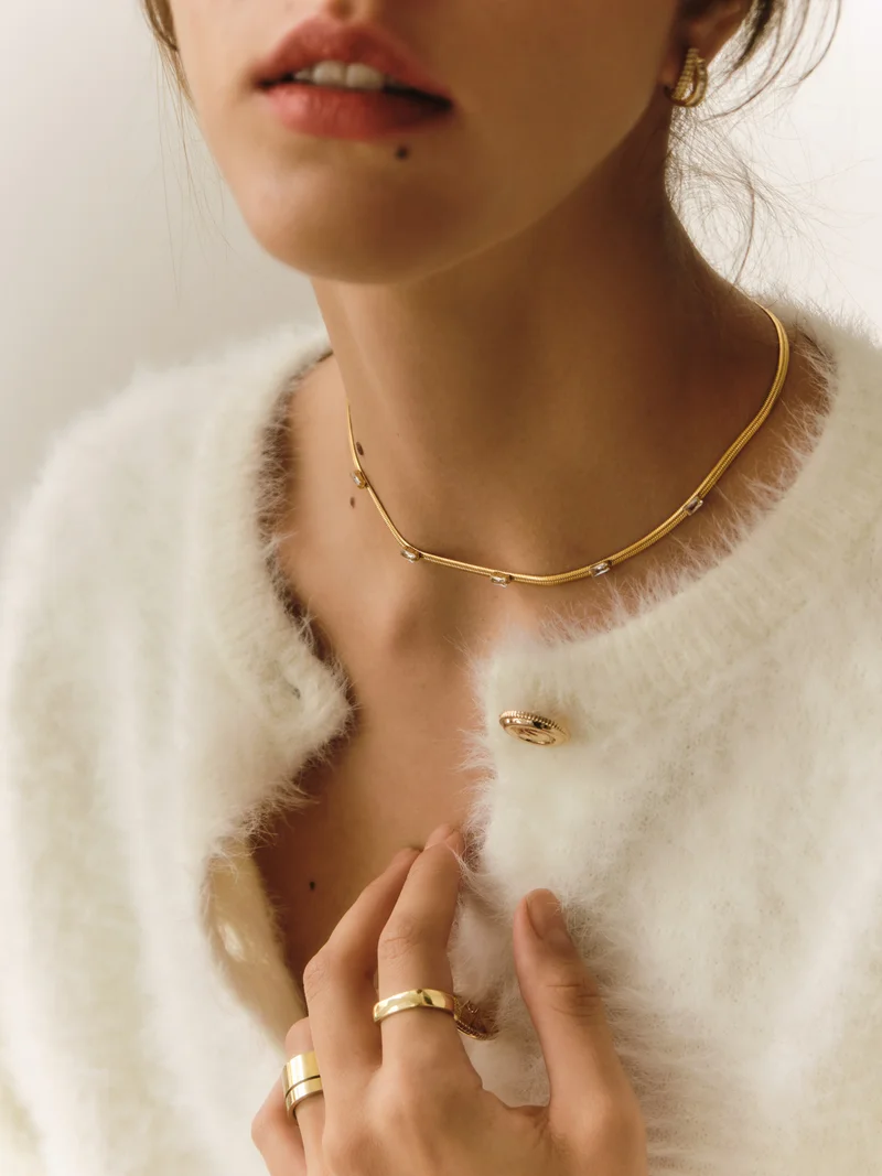Round chain with rectangular rhinestones