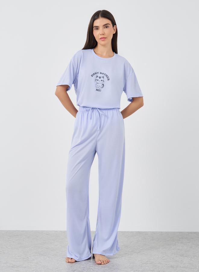 Styli Graphic Print Short Sleeve T-Shirt and Pyjama Set - Image 4