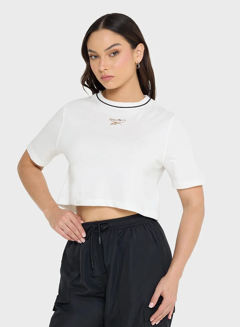 ريبوك تيشيرت بلاكلي قصير بياقة دائرية