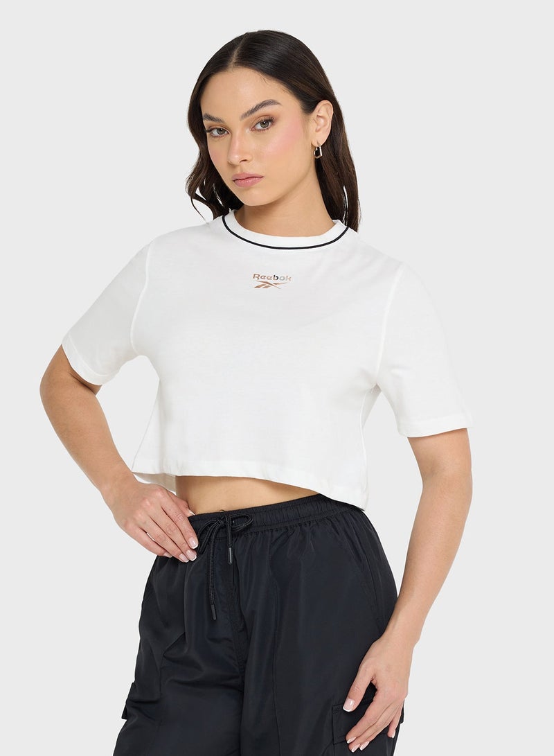 ريبوك تيشيرت بلاكلي قصير بياقة دائرية - Image 1