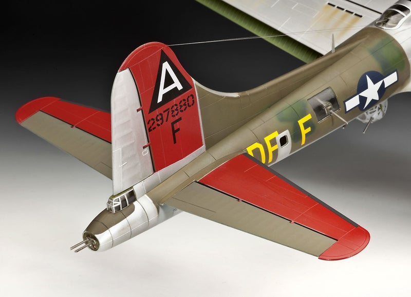 Revell of Germany 04283 B-17G Flying Fortress - Image 4