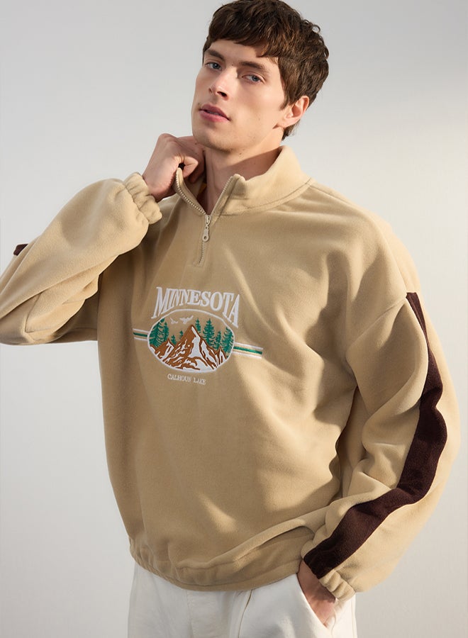 trendyol Stone Unisex Oversize/Wide Cut Stand Collar City Embroidery Anti-pilling Fleece Sweatshirt TMNAW24SW00034 - Image 3