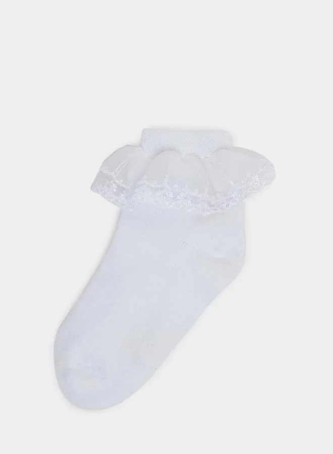 Styli Styli Girls White Ruffle Calf Socks
